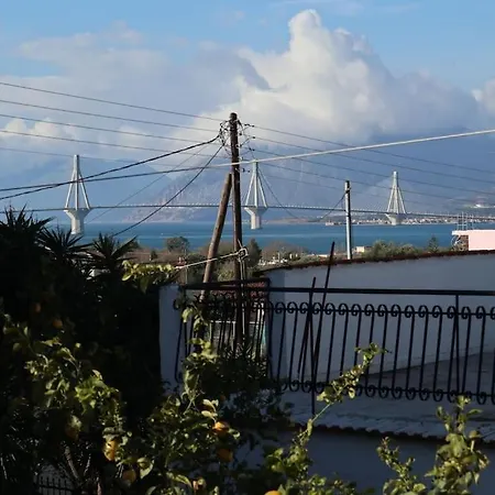 Cosy House In Agios Vasilios, Patras *